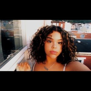 Meet your Posher, Sherleny